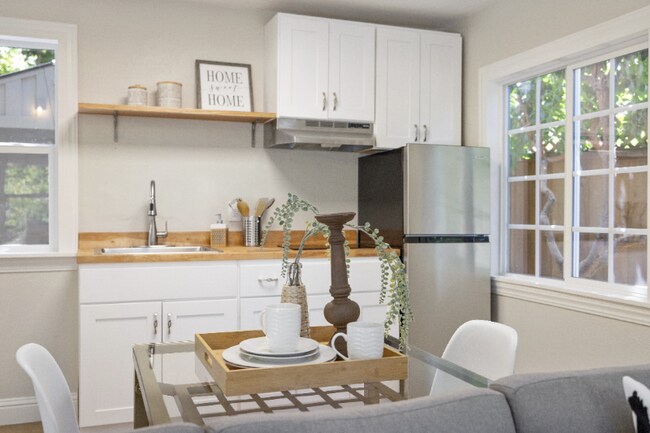Foto del edificio - 300 Bear Oaks Ln