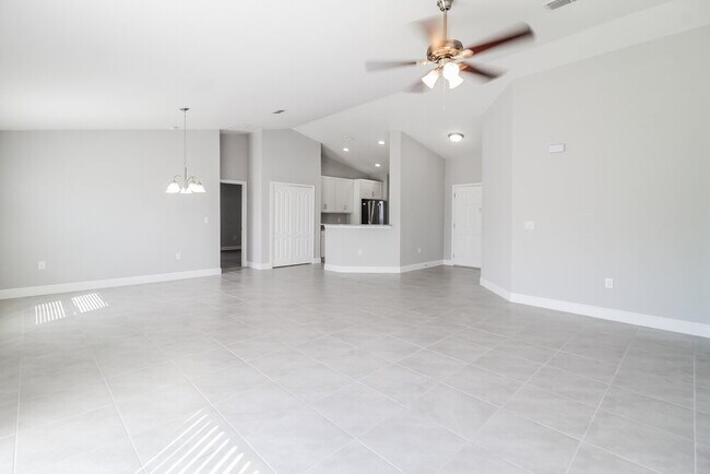 Building Photo - 8 Bradford Ct