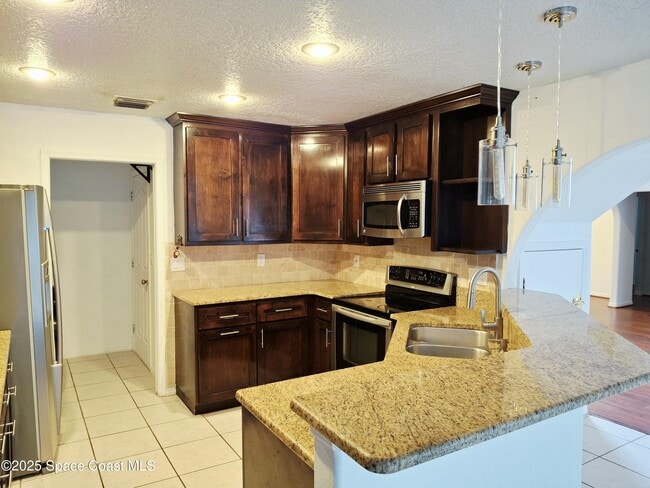 Building Photo - 6515 Beggs Terrace