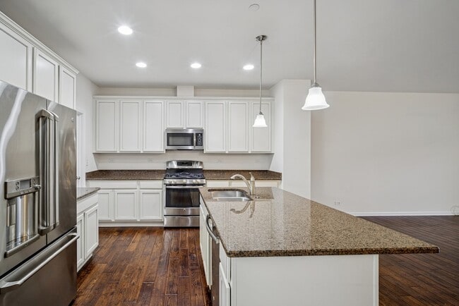 Foto del edificio - 70 Marcel Ln