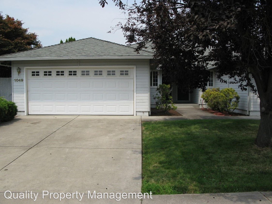 Primary Photo - 1049 Hopkins Rd