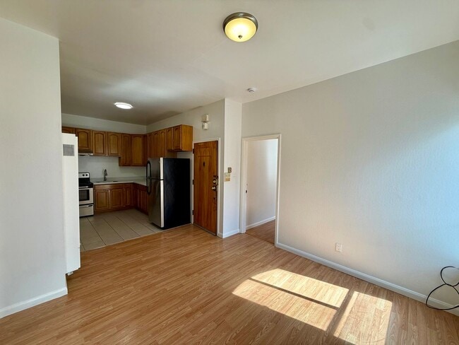 Building Photo - 1104 Stockton St