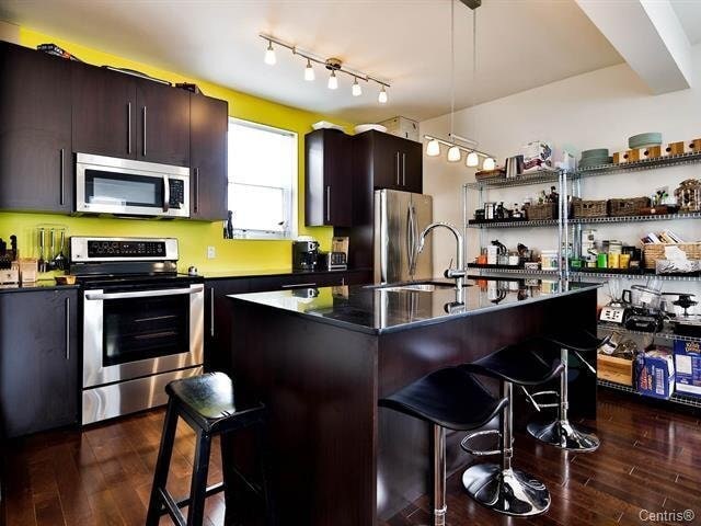 Photo du bâtiment - 3427 Rue Doré
