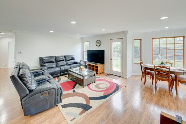 Foto del edificio - 1801 Fox Run Dr