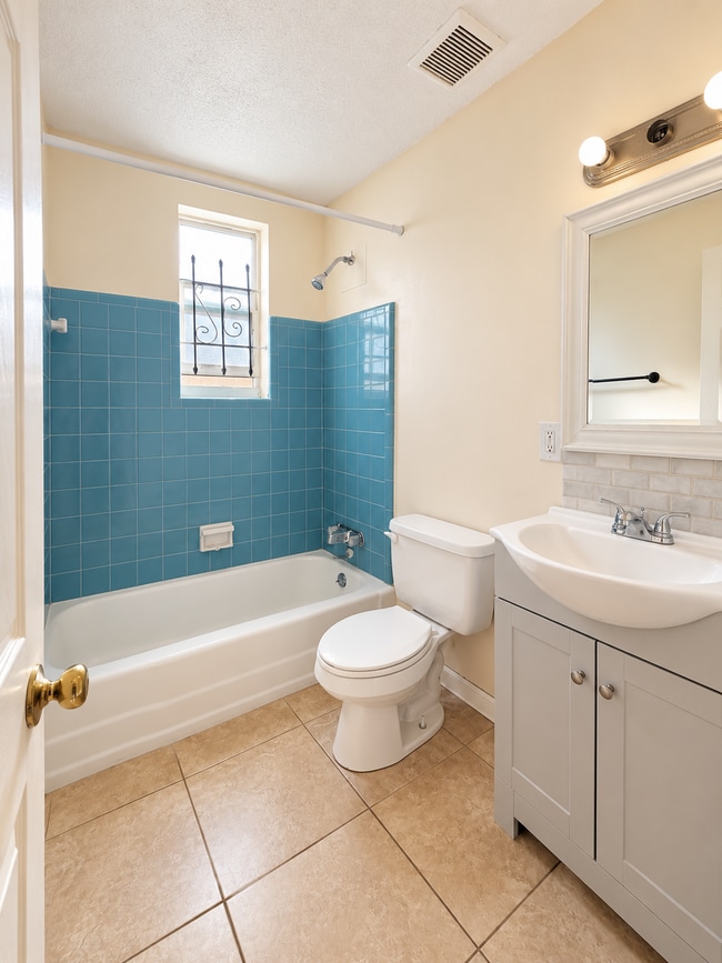 Building Photo - 2730 Hamilton Cir