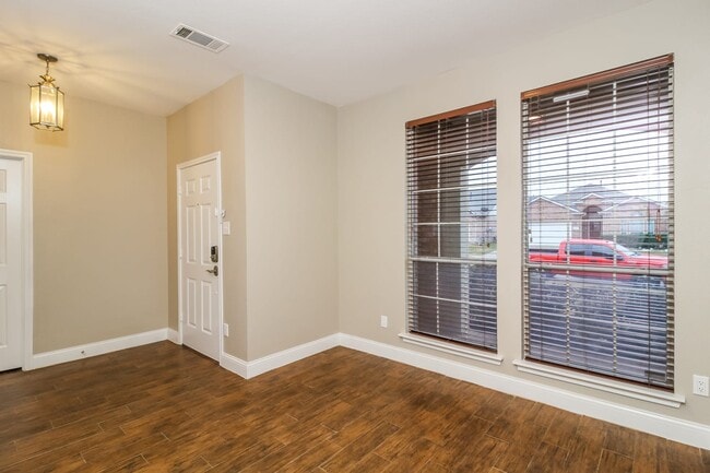 Building Photo - 6231 Farrah Dr