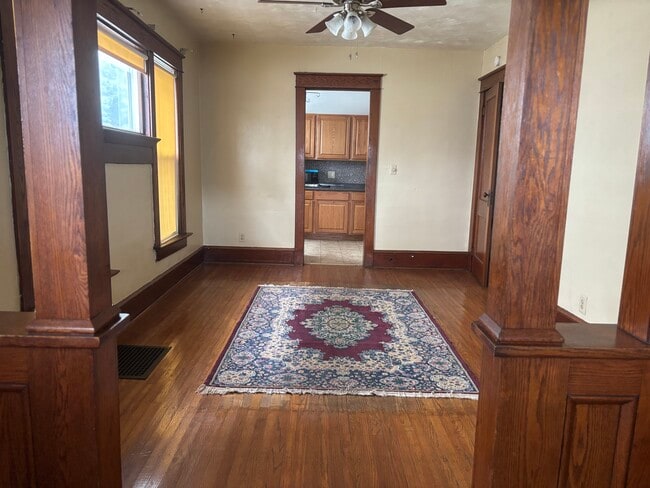 Dining room - 1225 W 8th St