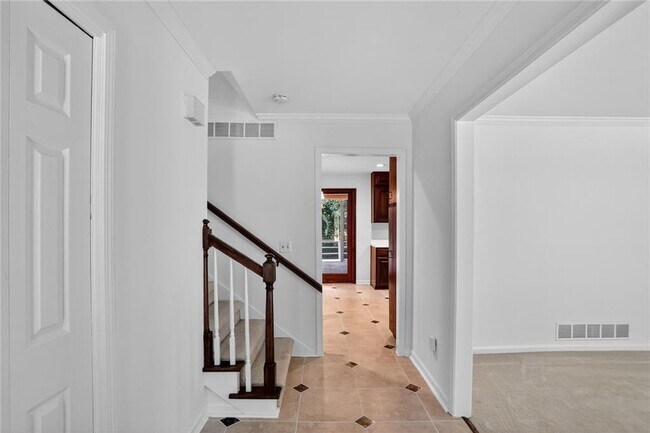 Foto del edificio - 447 Cove Dr NE