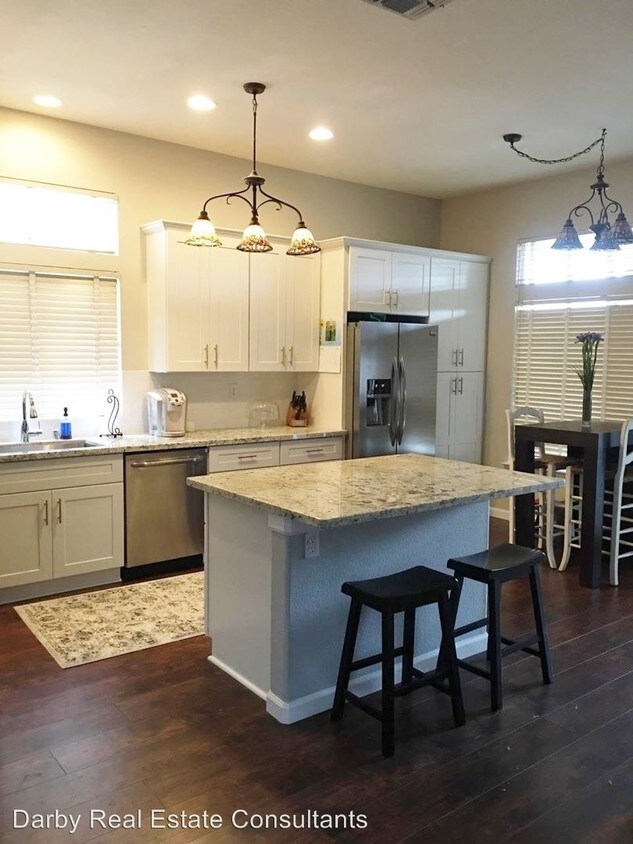 Foto del edificio - 567 Birchwood Rd