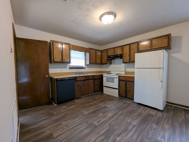Building Photo - 410/412 Rustwood Dr
