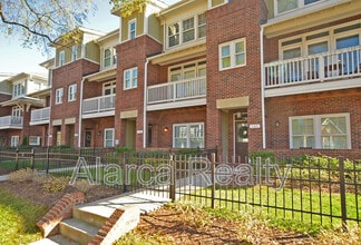 Building Photo - 129 Grandin Rd