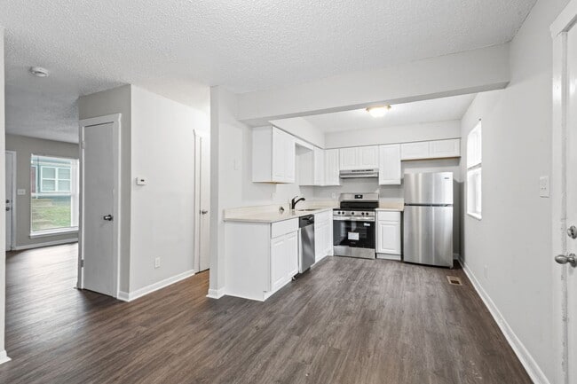 Building Photo - Summer Special! Spacious 3BR Townhome with New Upgrades + $250 Off First Month’s Rent