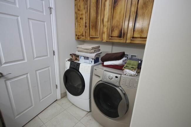 Laundry room - 2100 6th St NW