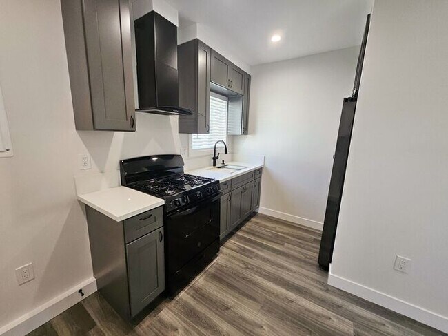 Foto del edificio - 1 Bed 1 bath for Rent