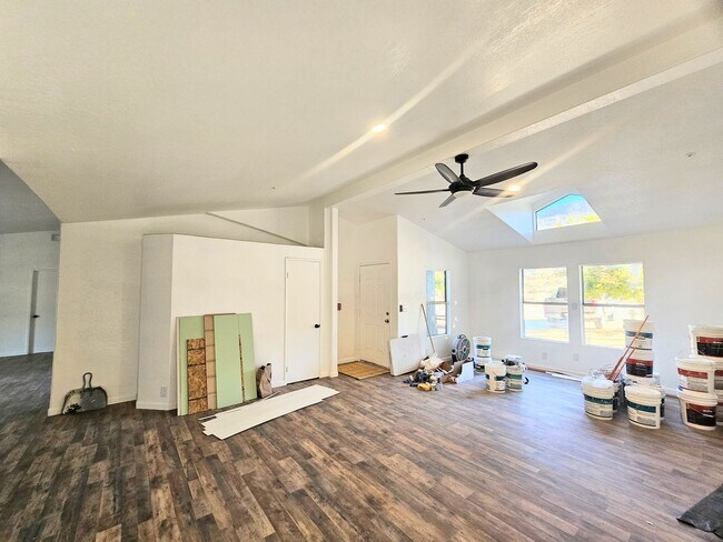 Building Photo - Rancho De Oro