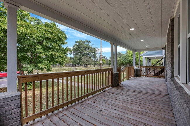 Foto del edificio - 1745 Sullivant Ave