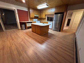 Building Photo - 1356 Shenandoah Dr