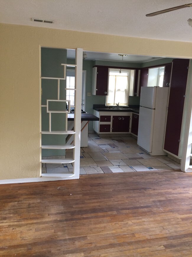 Building Photo - 127 Jewell Ave