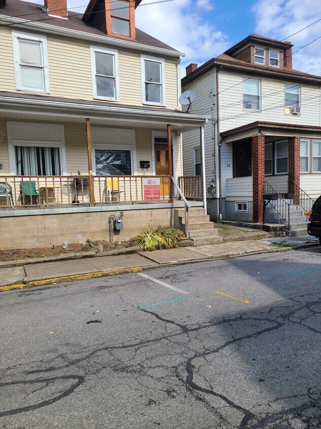 Primary Photo - 92 Wilson St