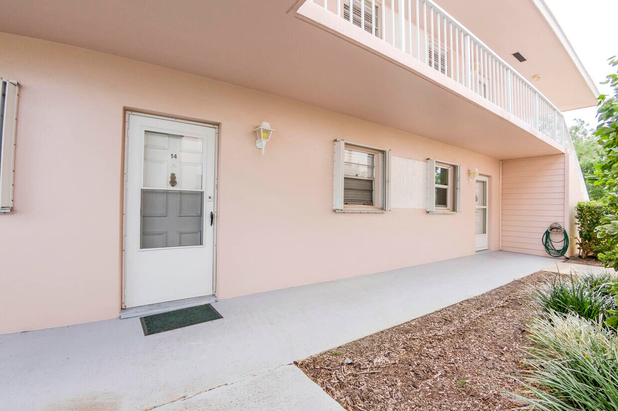 18081 SE Country Club Dr Unit 214, Tequesta, FL 33469 Condo for Rent