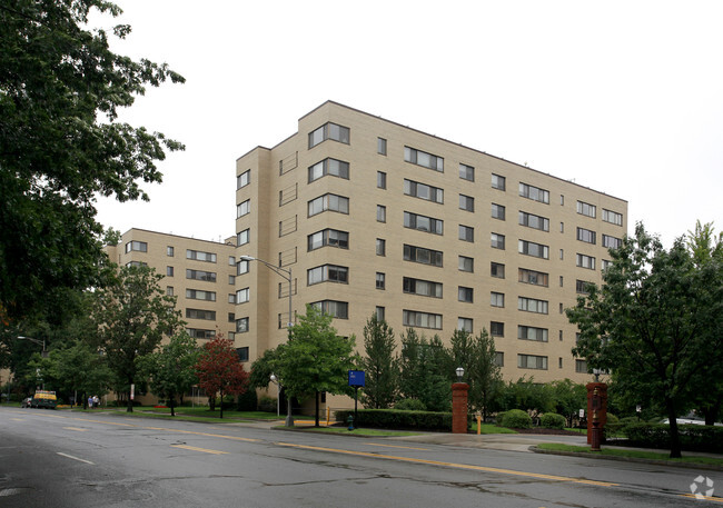 Primary Photo - Wilshire Park Condominium