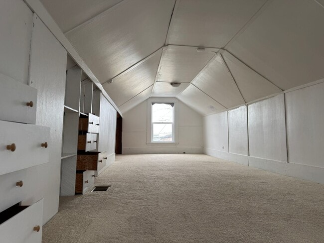 Foto del edificio - Three Bedroom House in Visitacion Valley