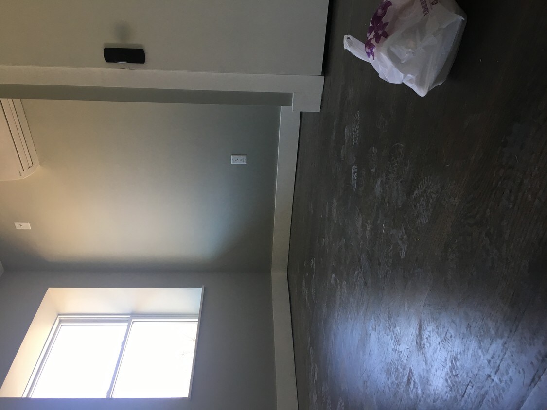 Room - 295 Montgomery St