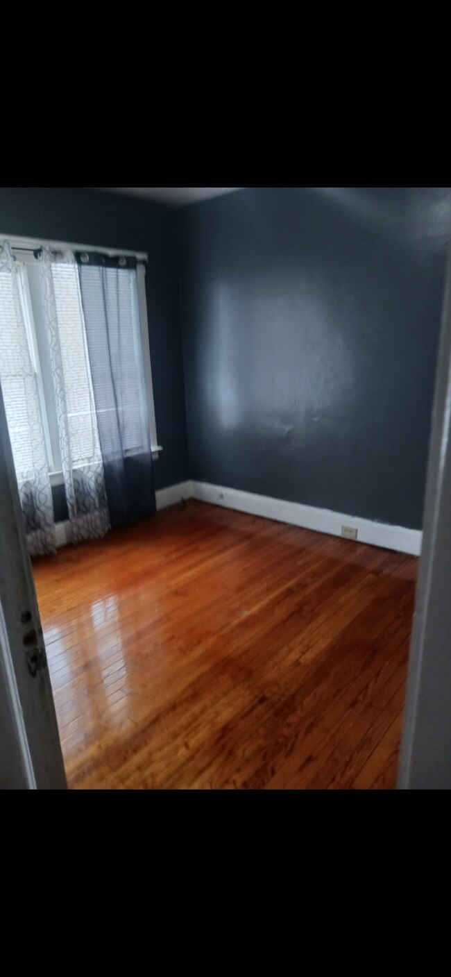 Foto del edificio - 2037 W 99th St