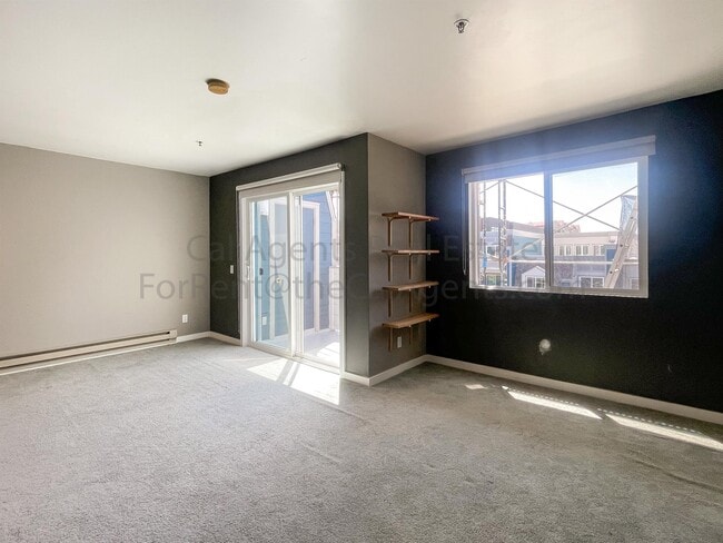 Foto del edificio - 6400 Christie Ave