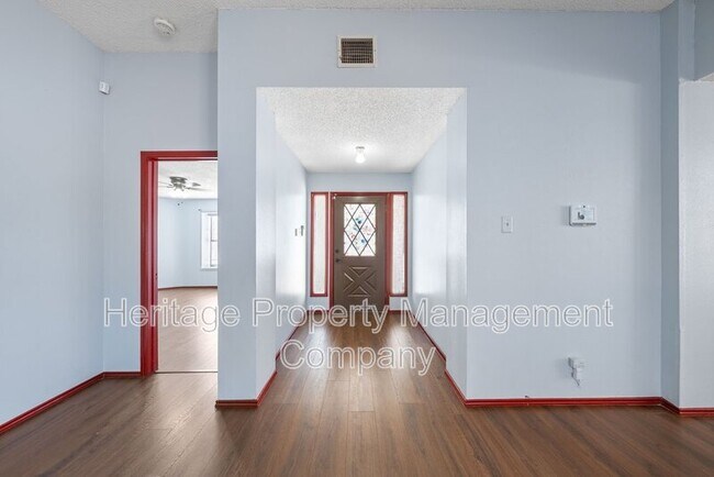 Foto del edificio - 7919 Wayside Trail