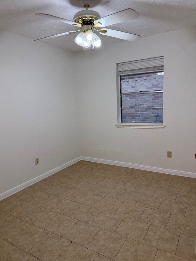 Building Photo - 11627 Cliveden Dr