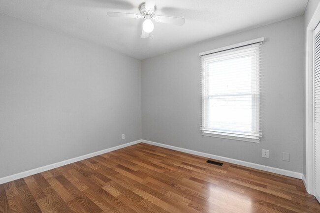 Foto del edificio - Nice home located next to Fort Campbell- COMING SOON!!!!