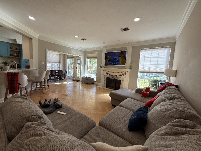 Photo - 4010 Crestwood Dr House