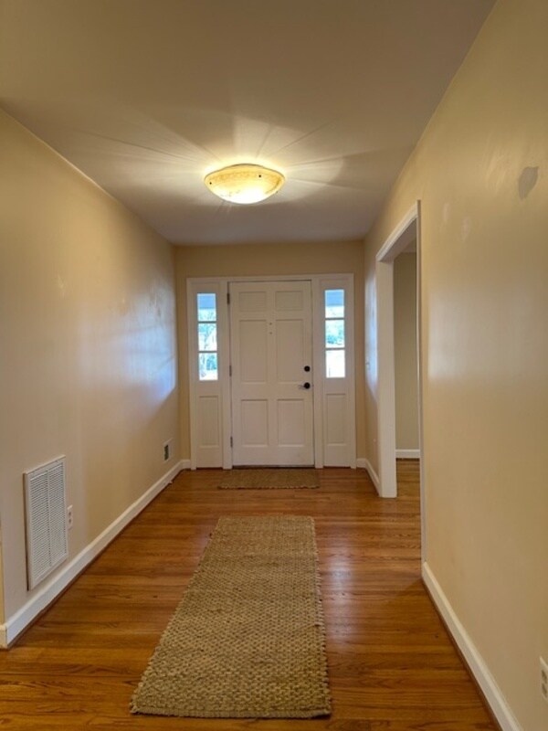 Building Photo - 2 Dargan Ct
