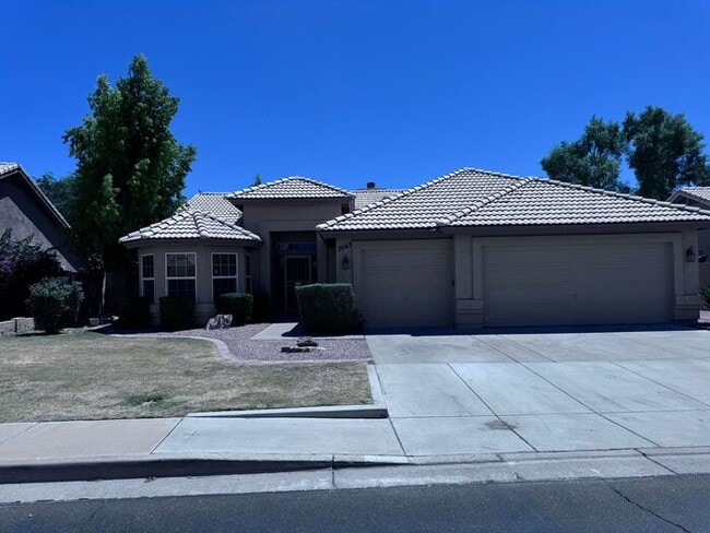 Building Photo - Adorable single floor 4 bedrooms,2 bathroo...