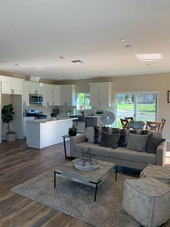 Foto del edificio - Paradise Home for rent, Newer construction...