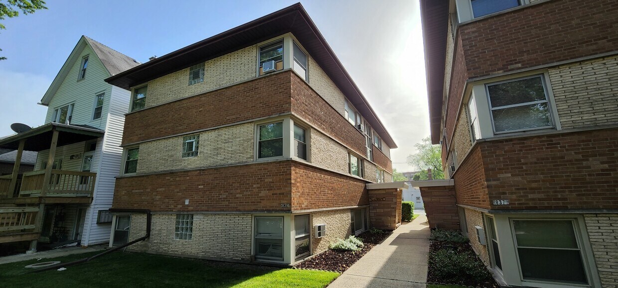 839 Lathrop Ave Unit GW, Forest Park, IL 60130 Condo for Rent in
