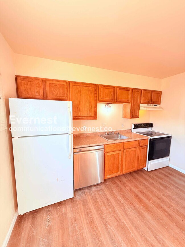 Foto del edificio - 24612 Berry Ave