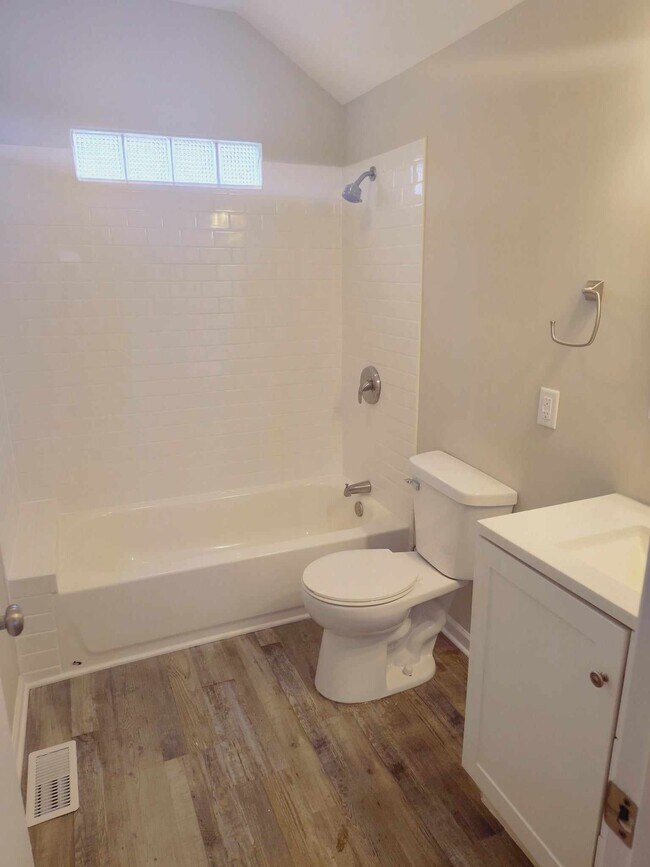 Bathroom - 4344 Wabash Ave