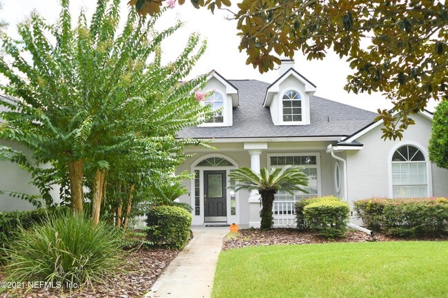 Building Photo - 925 Lotus Ln S