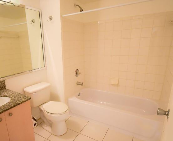 Foto del edificio - 2727 Centergate Dr