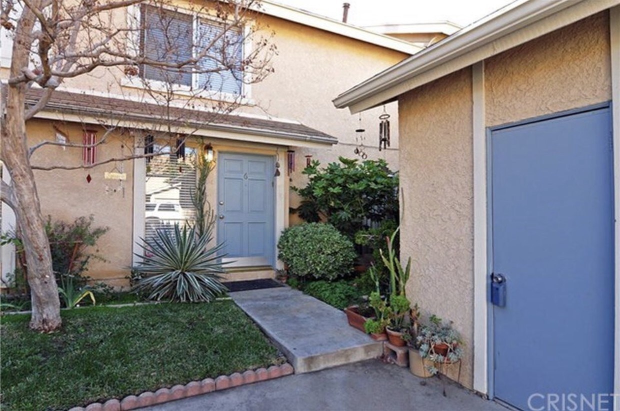 10125 De Soto Ave, Los Angeles, CA 91311 Townhome Rentals in Los