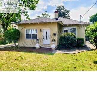 Building Photo - 1112 Adrian St
