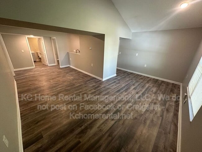 Foto del edificio - 4140 E 60 Terrace