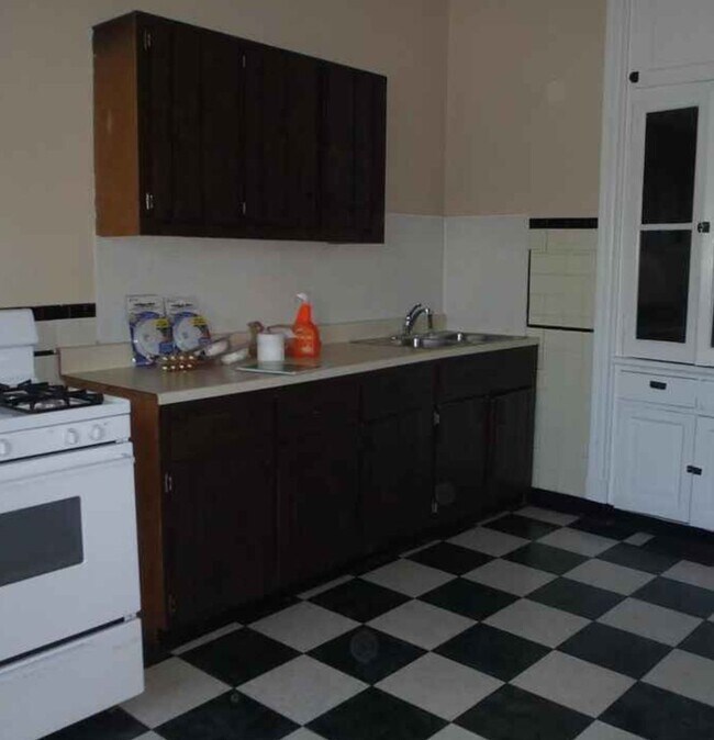 Building Photo - 3622 Liermann Ave