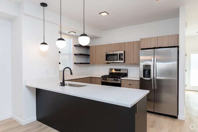 5BR, 3.5BA - Juniper - Kitchen - Desert Sol Villas