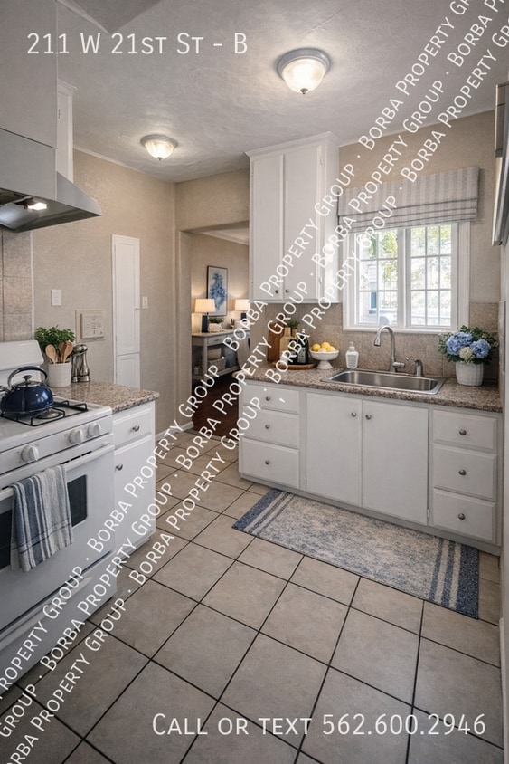 Photo - 211 W 21st St-B