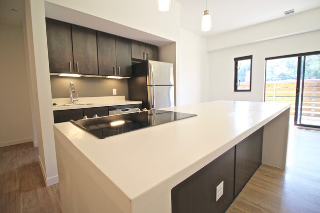 Foto del edificio - 661 E 63rd St