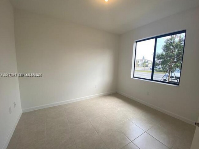 Foto del edificio - 575 NE 208th Ter