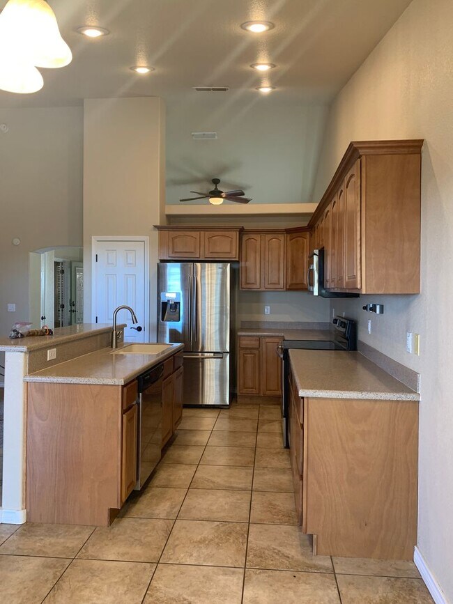 Building Photo - 3005 Fred Daugherty Dr